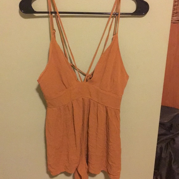 Sexy golden yellow mini romper - Picture 3 of 8